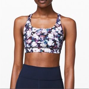 Lululemon energy size 4 bra